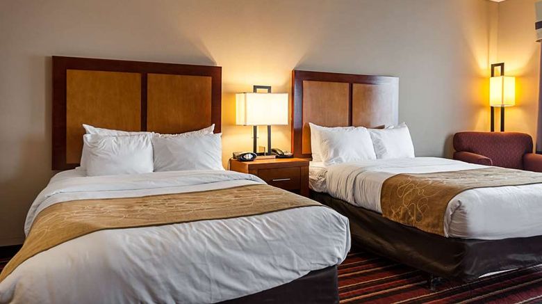 <b>Comfort Suites Suite</b>. Images powered by <a href="https://iceportal.shijigroup.com/" title="IcePortal" target="_blank">IcePortal</a>.