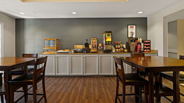 <b>MainStay Suites Restaurant</b>. Images powered by <a href="https://iceportal.shijigroup.com/" title="IcePortal" target="_blank">IcePortal</a>.