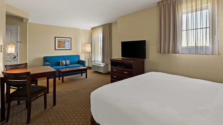 <b>MainStay Suites Room</b>. Images powered by <a href="https://iceportal.shijigroup.com/" title="IcePortal" target="_blank">IcePortal</a>.