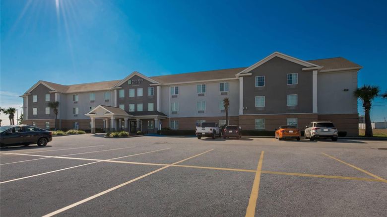 <b>MainStay Suites Exterior</b>. Images powered by <a href="https://iceportal.shijigroup.com/" title="IcePortal" target="_blank">IcePortal</a>.