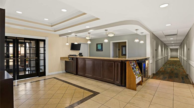 <b>MainStay Suites Lobby</b>. Images powered by <a href="https://iceportal.shijigroup.com/" title="IcePortal" target="_blank">IcePortal</a>.