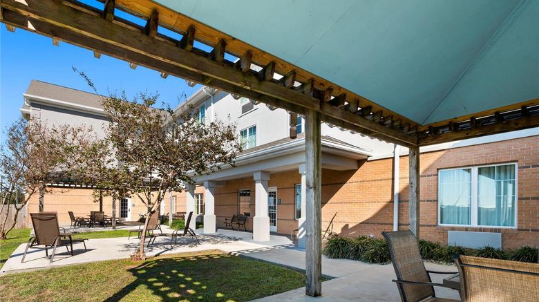 <b>MainStay Suites Pool</b>. Images powered by <a href="https://iceportal.shijigroup.com/" title="IcePortal" target="_blank">IcePortal</a>.