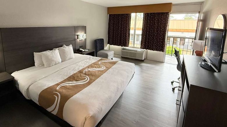 <b>Quality Inn & Suites Baton Rouge West Room</b>. Images powered by <a href="https://iceportal.shijigroup.com/" title="IcePortal" target="_blank">IcePortal</a>.