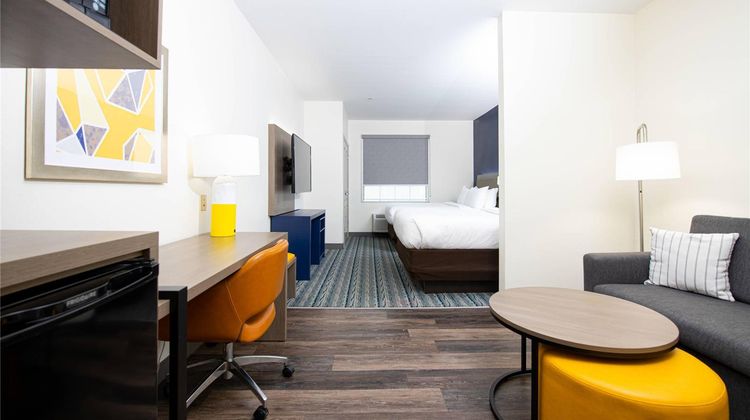 Comfort Suites Room