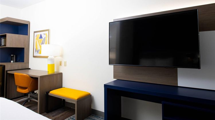 Comfort Suites Room