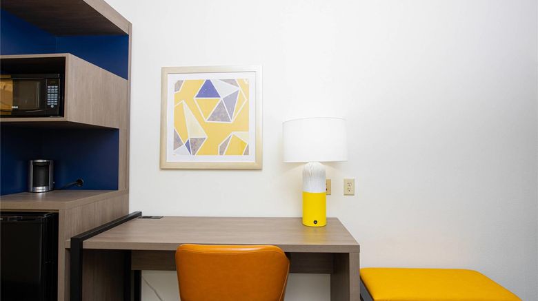 <b>Comfort Suites Room</b>. Images powered by <a href="https://iceportal.shijigroup.com/" title="IcePortal" target="_blank">IcePortal</a>.