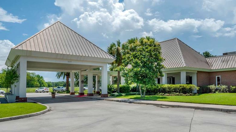 <b>Clarion Inn Conference Center Exterior</b>. Images powered by <a href="https://iceportal.shijigroup.com/" title="IcePortal" target="_blank">IcePortal</a>.
