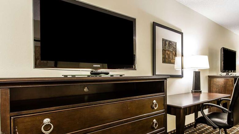 <b>Evangeline Downs Hotel Suite</b>. Images powered by <a href="https://iceportal.shijigroup.com/" title="IcePortal" target="_blank">IcePortal</a>.
