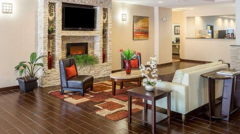 <b>Comfort Suites Covington Mandeville Lobby</b>. Images powered by <a href="https://iceportal.shijigroup.com/" title="IcePortal" target="_blank">IcePortal</a>.