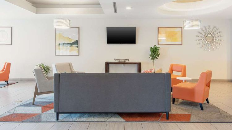 Comfort Suites Lobby