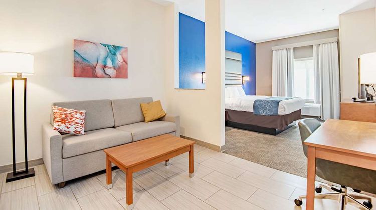 Comfort Suites Suite