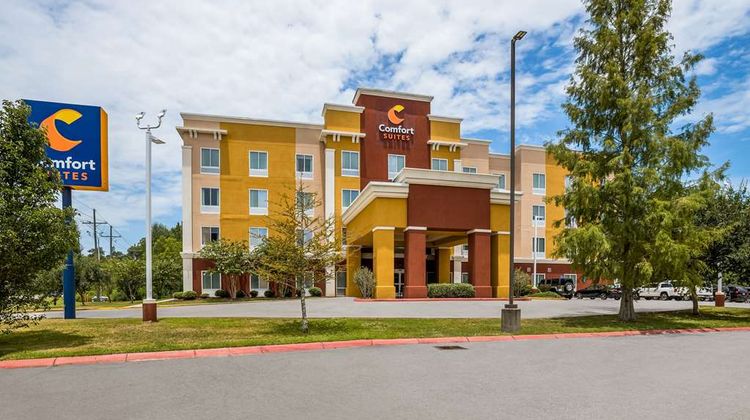 Comfort Suites Exterior