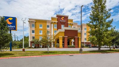Comfort Suites