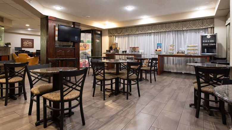 <b>Quality Inn, Monroe Restaurant</b>. Images powered by <a href="https://iceportal.shijigroup.com/" title="IcePortal" target="_blank">IcePortal</a>.