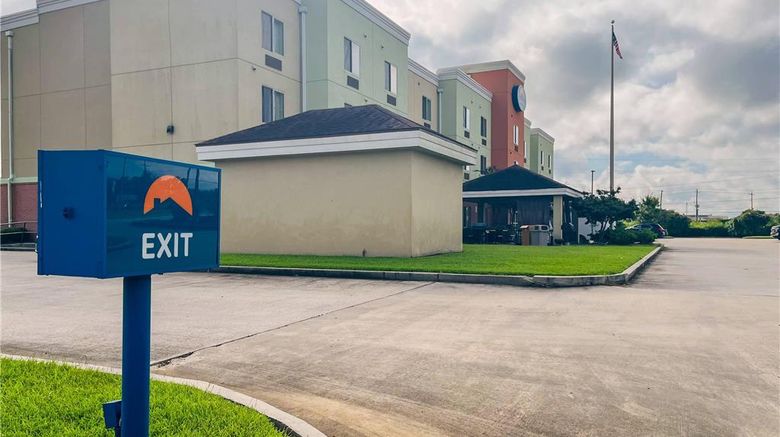 <b>Suburban Studios Exterior</b>. Images powered by <a href="https://iceportal.shijigroup.com/" title="IcePortal" target="_blank">IcePortal</a>.
