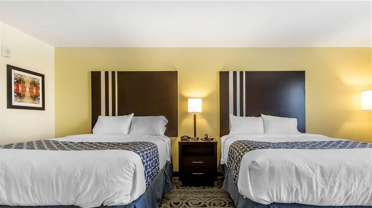 Suburban Studios Room
