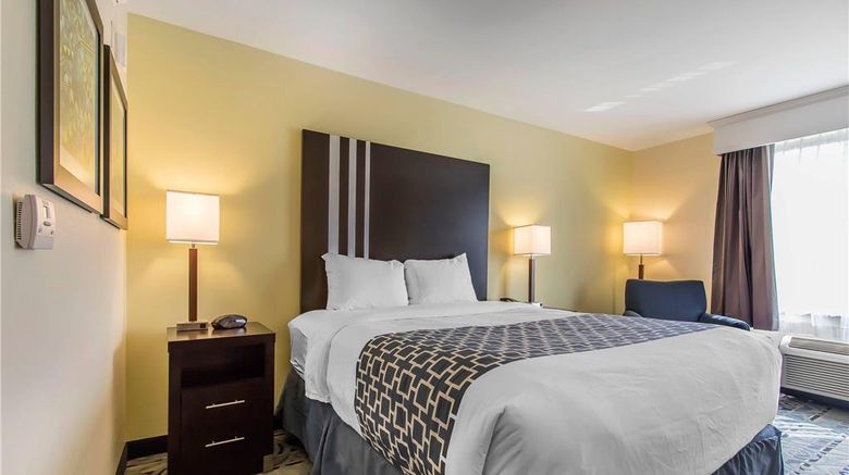 <b>Suburban Studios Room</b>. Images powered by <a href="https://iceportal.shijigroup.com/" title="IcePortal" target="_blank">IcePortal</a>.