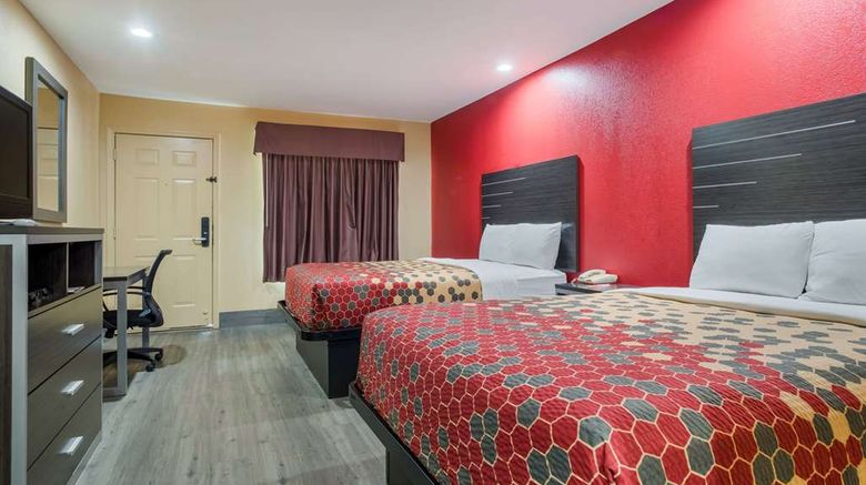 <b>Econo Lake Charles Room</b>. Images powered by <a href="https://iceportal.shijigroup.com/" title="IcePortal" target="_blank">IcePortal</a>.