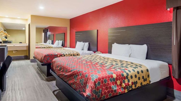 Econo Lake Charles Suite