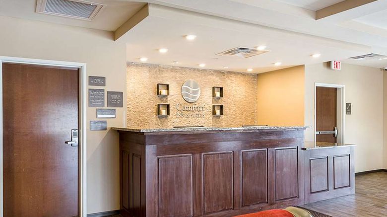 <b>Comfort Inn & Suites Hotel Zachary Lobby</b>. Images powered by <a href="https://iceportal.shijigroup.com/" title="IcePortal" target="_blank">IcePortal</a>.