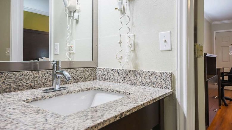 <b>Quality Inn DeRidder Suite</b>. Images powered by <a href="https://iceportal.shijigroup.com/" title="IcePortal" target="_blank">IcePortal</a>.