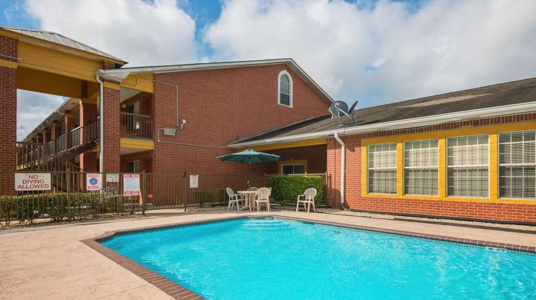<b>Quality Inn DeRidder Pool</b>. Images powered by <a href="https://iceportal.shijigroup.com/" title="IcePortal" target="_blank">IcePortal</a>.