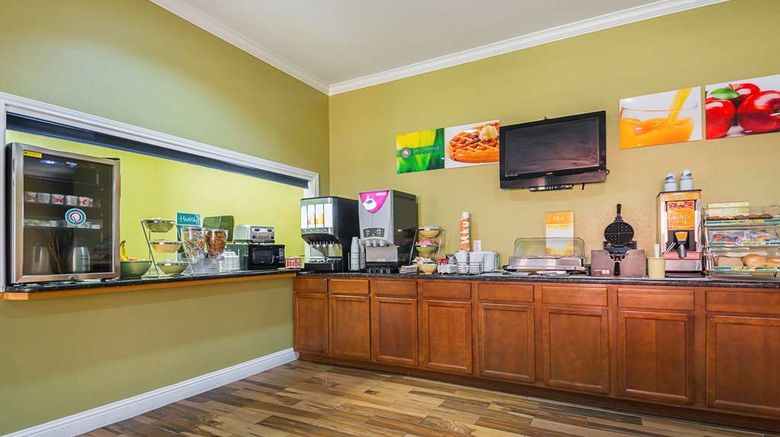 <b>Quality Inn DeRidder Restaurant</b>. Images powered by <a href="https://iceportal.shijigroup.com/" title="IcePortal" target="_blank">IcePortal</a>.