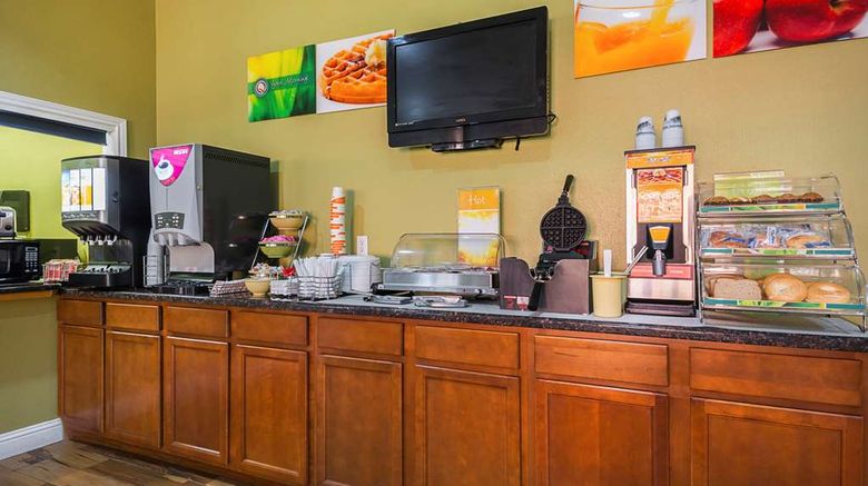 <b>Quality Inn DeRidder Restaurant</b>. Images powered by <a href="https://iceportal.shijigroup.com/" title="IcePortal" target="_blank">IcePortal</a>.