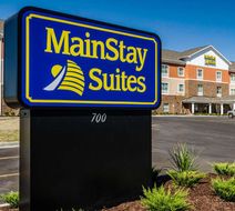 MainStay Suites Sportsman's Lodge Exterior