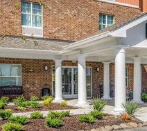 MainStay Suites Sportsman's Lodge Exterior