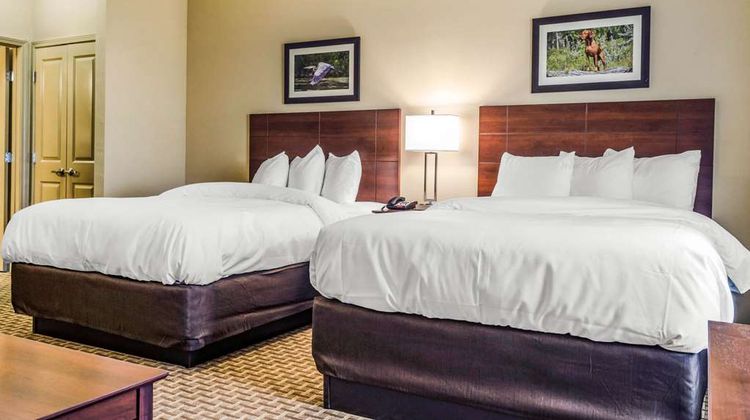 MainStay Suites Sportsman's Lodge Suite