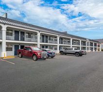 Quality Inn Exterior