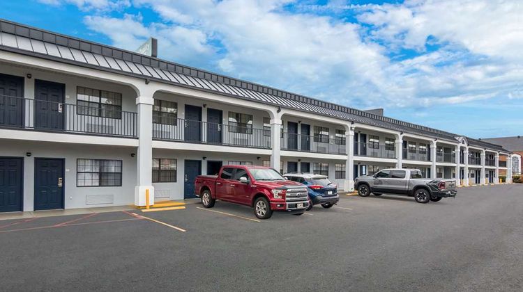 Quality Inn Exterior