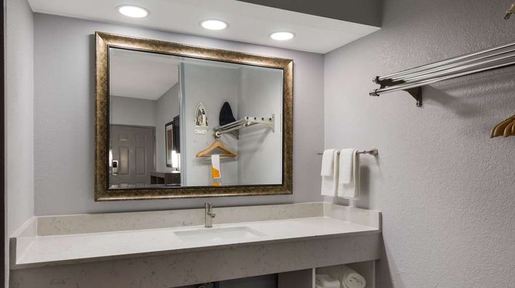 Quality Inn Room