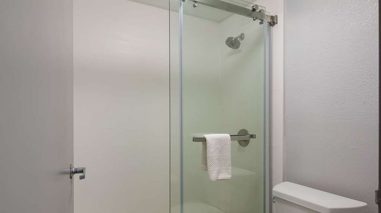 <b>Quality Inn Room</b>. Images powered by <a href="https://iceportal.shijigroup.com/" title="IcePortal" target="_blank">IcePortal</a>.