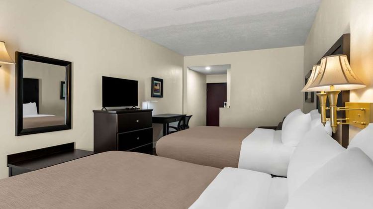 Quality Inn & Suites Room