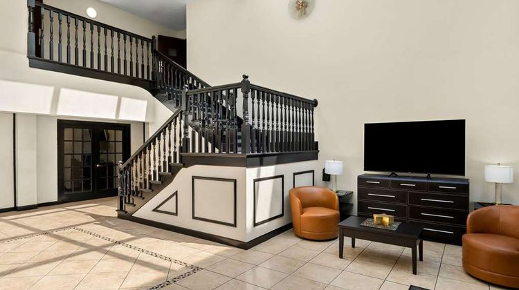 Quality Inn & Suites Lobby