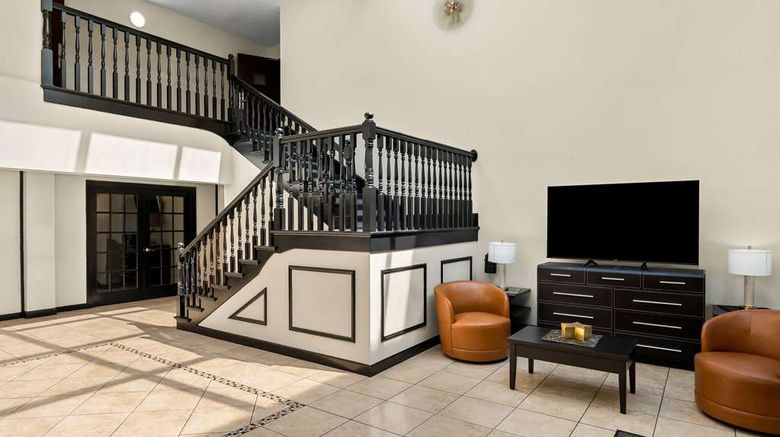 <b>Quality Inn & Suites Lobby</b>. Images powered by <a href="https://iceportal.shijigroup.com/" title="IcePortal" target="_blank">IcePortal</a>.