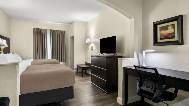 <b>Quality Inn & Suites Suite</b>. Images powered by <a href="https://iceportal.shijigroup.com/" title="IcePortal" target="_blank">IcePortal</a>.