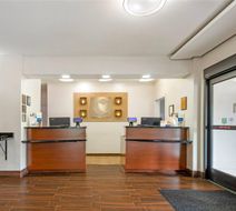 Comfort Inn & Suites Lobby
