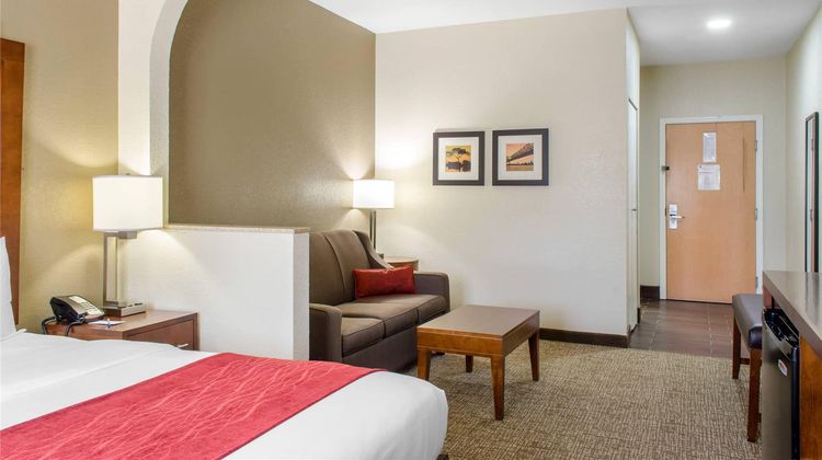Comfort Inn & Suites Suite