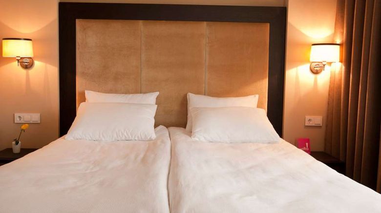 <b>Comfort Hotel LT Suite</b>. Images powered by <a href="https://iceportal.shijigroup.com/" title="IcePortal" target="_blank">IcePortal</a>.