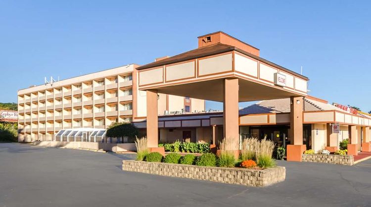 Quality Inn West Springfield Exterior