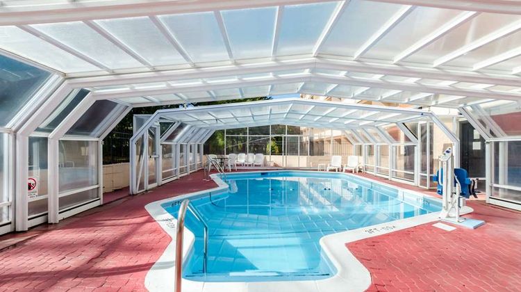 Quality Inn West Springfield Pool