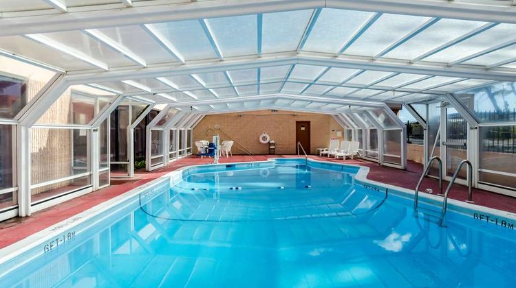 Quality Inn West Springfield Pool