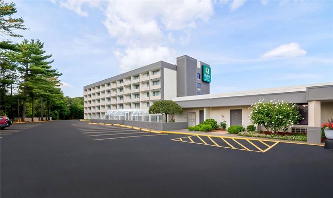 Quality Inn West Springfield Exterior