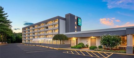 Quality Inn West Springfield Exterior