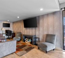 Quality Inn West Springfield Lobby