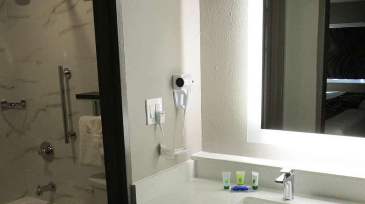 SureStay Plus by BW Point Richmond Room