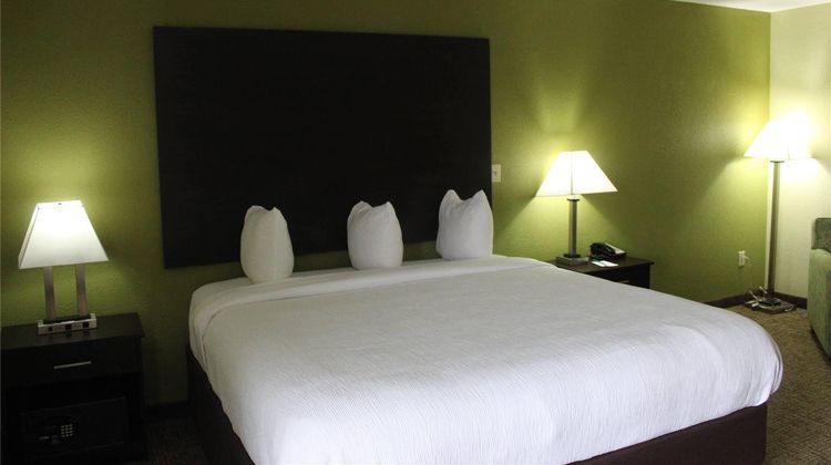 Quality Inn & Suites Muncie Room